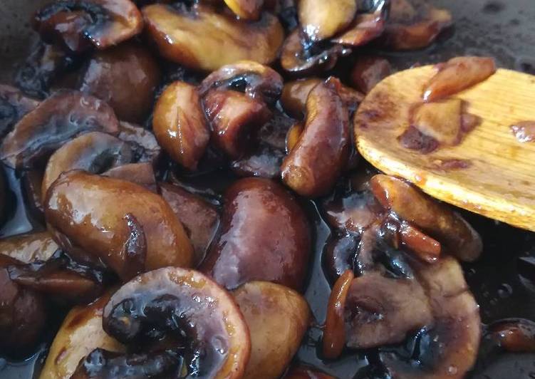 Portobello con reducción al vermout y soya sauce