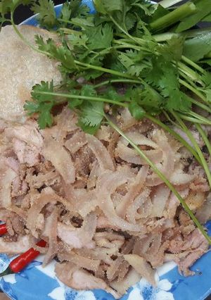 Hình của món Nem chấm mắm tỏi.