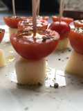 Pinchos de queso y tomatitos cherry con Vidalim kids, para mis peques