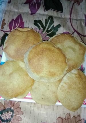 A picture of Bhature.