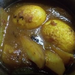 A picture of Egg curry.