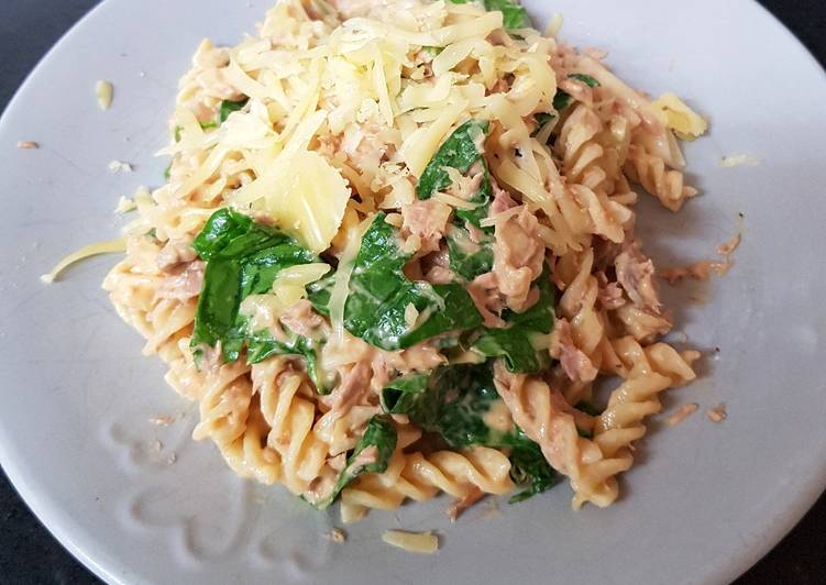 Step-by-Step Guide to Make Any-night-of-the-week Tuna &amp; Prawn Pasta with seafood sauce + Cheese. 🤗🤗🤗🤗