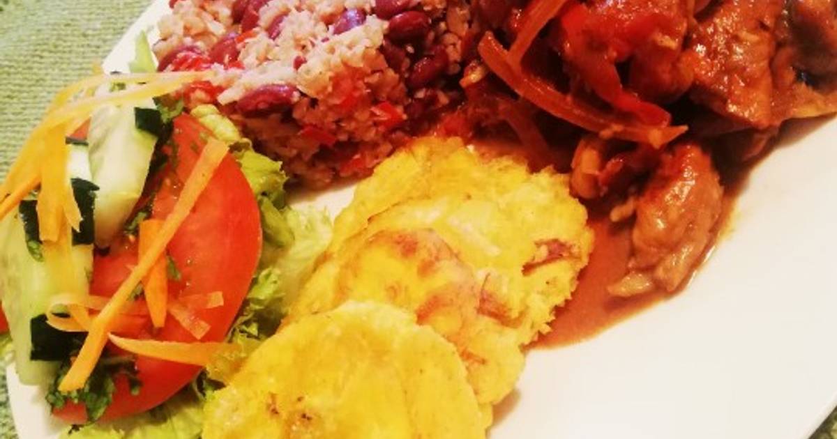 Rice and beans con arroz integral y pollo en salsa caribeña Receta de Mary  Rodríguez- Cookpad