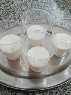 Una foto de Mousse de limón, fácil y rápido