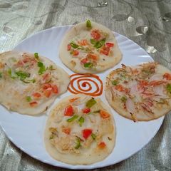 Rava uttapam A picture of Rava uttapam.
