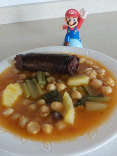 Una foto de Potaje andaluz con morcilla de Baza