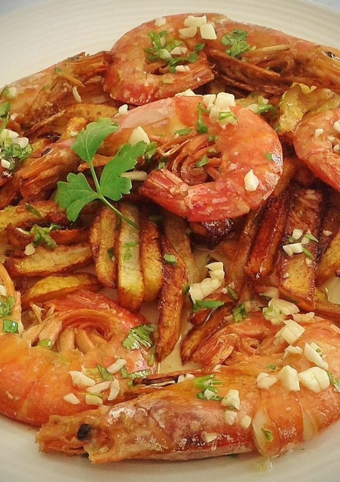Una foto de Gambones a la plancha en salsa verde