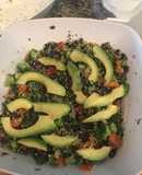 Ensalada de quinoa, kale, frijoles y aguacate🥑 🥬 🍅🥦🥕🤤😋