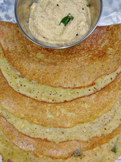 मिक्स दाल डोसा (Mix Dal Dosa recipe in Hindi) रेसिपी मुख्य फोटो