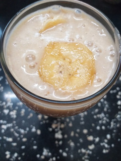 A picture of Healthy Banana Oats Dates Smoothie.
