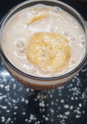 A picture of Healthy Banana Oats Dates Smoothie.
