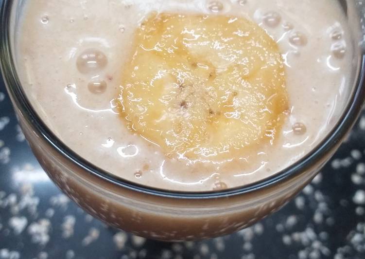 Simple Way to Make Quick Healthy Banana Oats Dates Smoothie