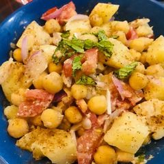 A picture of Chana chaat.
