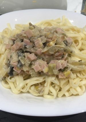 Una foto de Salsa de verdeo y champiñones