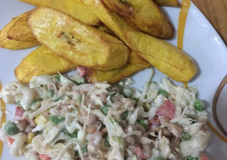 How to Prepare Super Quick Homemade Fried Plantain and Salad