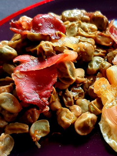 Una foto de Habas con jamón