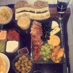 A picture of Cheese Board.