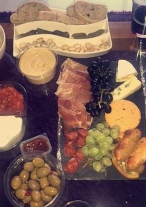 A picture of Cheese Board.