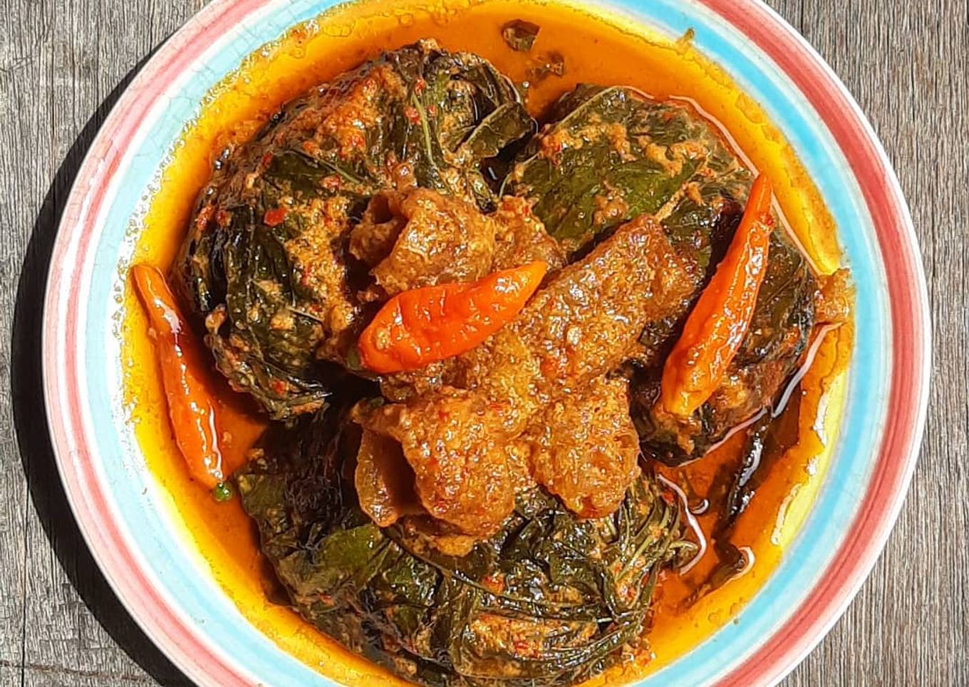 Buntil daun singkong dan pepaya