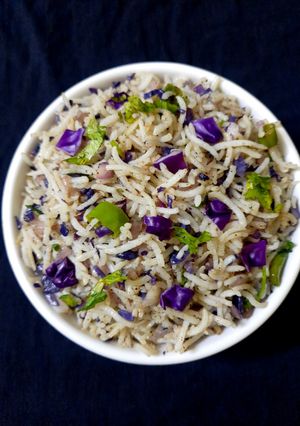 A picture of Purple cabbage rice.