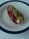 Chile jalapeño rojo asado con queso y guacamole pa la botana