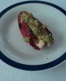 Chile jalapeño rojo asado con queso y guacamole pa la botana