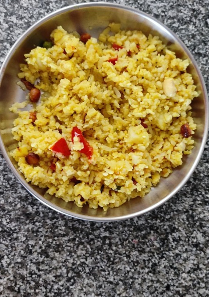 બટાકા પૌઆ (Bataka Poha Recipe In Gujarati) રેસીપી મુખ્ય ફોટો