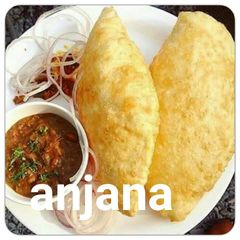 A picture of Chole bhature.