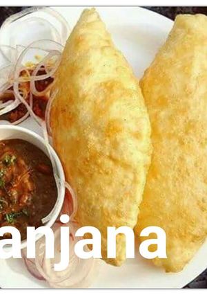 A picture of Chole bhature.
