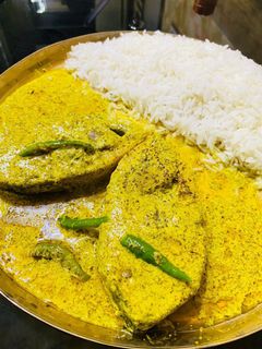 ইলিশের সরষে গ্রেভি(Ilisher sorshe Gravy recipe in Bengali) রেসিপির প্রধান ছবি