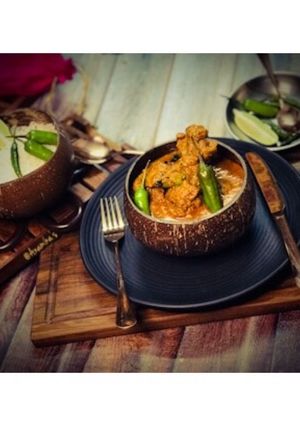 A picture of Bengali: Till-Kasundi Murgi or Chicken Curry in the Sesame-Mu.