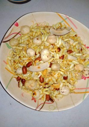 A picture of Chivda mixture 😋.
