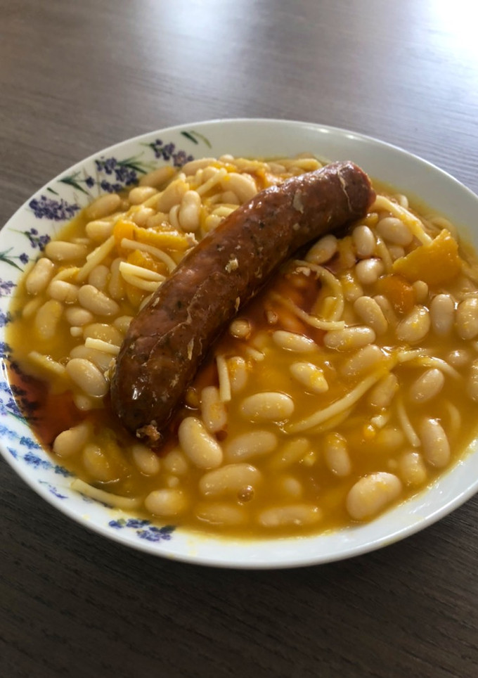 Una foto de Porotos con riendas