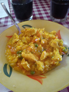 Una foto de Arroz con pechuga de pollo troceadas