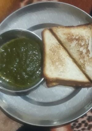 आलू के सैंडविच (aloo ke sandwich recipe in Hindi) रेसिपी मुख्य फोटो