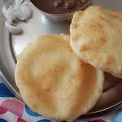 A picture of Poori chole.