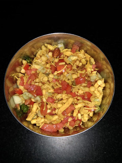 मिक्स भुजिया चाट (mix bhujiya chaat recipe in Hindi) रेसिपी मुख्य फोटो