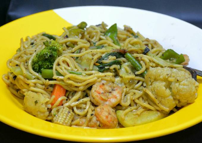 Simple Way to Make Favorite Prawns Chow Mein