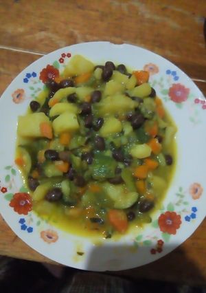 A picture of Black beans stew.