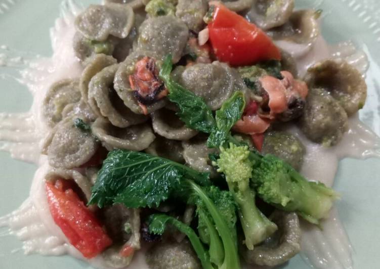 Orecchiette alle 🌱cime di rape con cozze e crema di fagioli