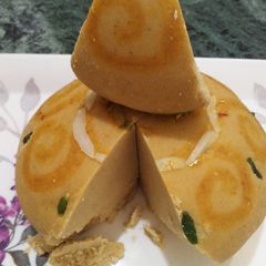 A picture of Sattu ka ladoo.