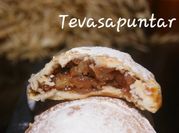Una foto de postres con masa filo