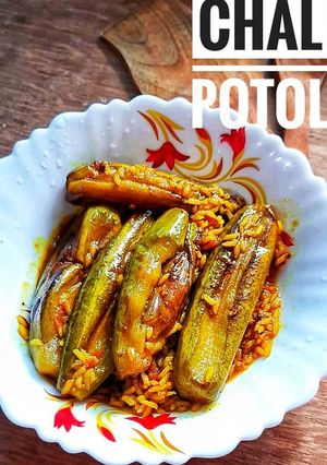 A picture of Chal Potol (Parwals cooked with Gobindobhog Rice).