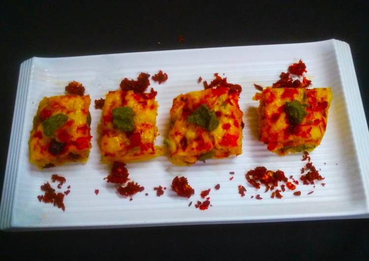 How to Prepare Ultimate Lasaniya Rawa Dhokla