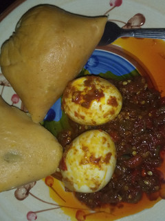 A picture of Alale egg nd source.