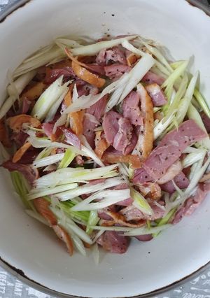 涼拌黑胡椒鴨賞 的食譜成品照片