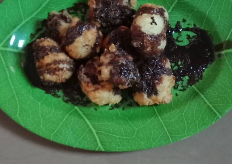 resep cara buat Bola2 singkong isian keju & coklat