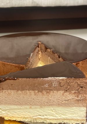 Foto di Torta Moderna ai 3 Cioccolati