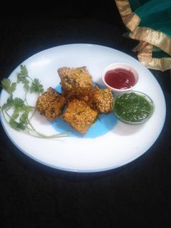 कोथंबीर वडी (kothimbir vadi recipe in marathi) रेसिपी चे मुख्य फोटो
