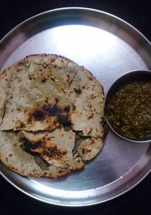बाजरे की रोटी (Bajre ki roti recipe in hindi) रेसिपी मुख्य फोटो